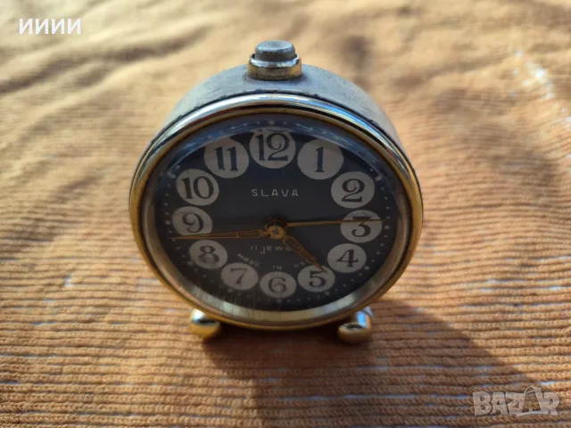 Часовник будилник Слава 2