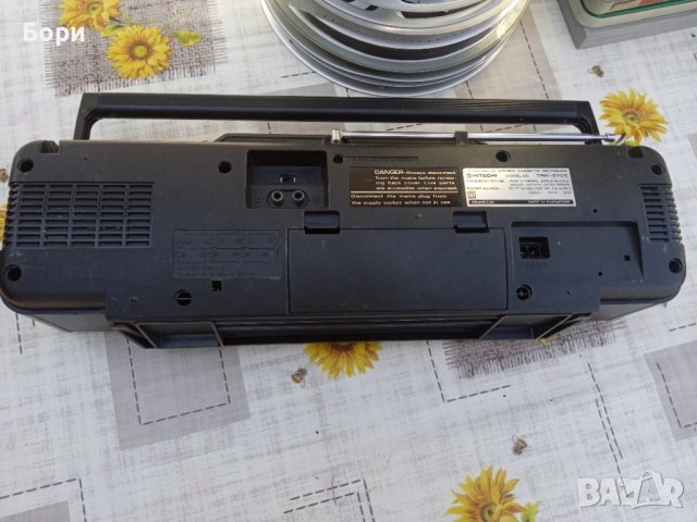 HITACHI Радиокасетофон, снимка 10 - Радиокасетофони, транзистори - 40061891