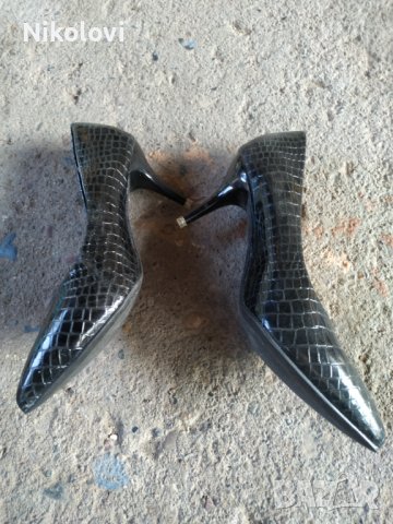 Нови, дамски, черни обувки с ток, снимка 9 - Дамски елегантни обувки - 42205545