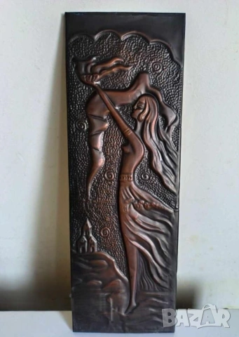 Медно пано красива богиня на огъня красота за вашия дом.