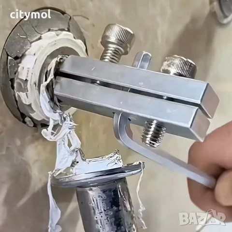Инструмент за за изваждане на счупени водопроводни тръби и фитинги