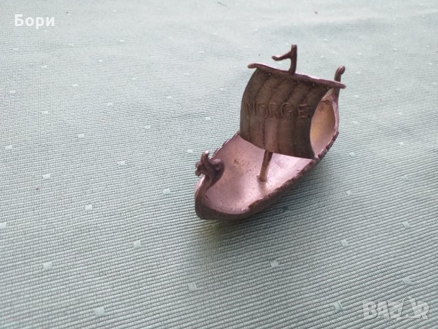 Метален сувенир, снимка 2 - Други ценни предмети - 34688925