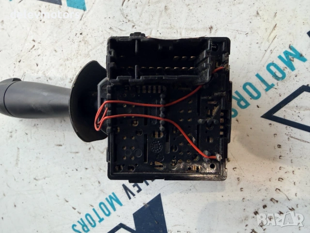 681727472R лостче за чистачки от Dacia Dokker 1.6i, 109 ph., 5sp., 15 000 km, 2021, euro 6D, снимка 3 - Части - 53032915