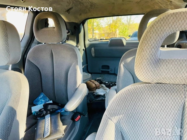 Crysler Voyager 2.8 CRD , снимка 8 - Автомобили и джипове - 52514163