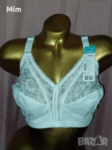 BODYWEAR 100 C Ретро бял дантелен сутиен без банели 