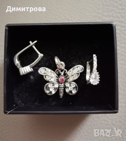 Сребърна висулка-пеперуда с камъни, снимка 1 - Колиета, медальони, синджири - 35174575
