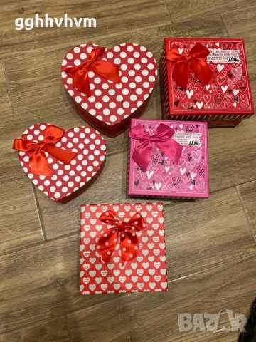 Продавам подаръчни кутии