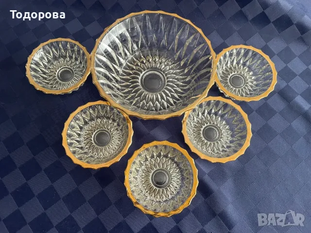 Комплект кристални купички и купа с позлатен кант, снимка 3 - Сервизи - 56140712