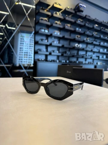 очила с калъф versace , снимка 2 - Слънчеви и диоптрични очила - 50595278