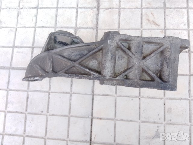 Конзола за двигател за Renault 8200140436, снимка 2 - Части - 41522402