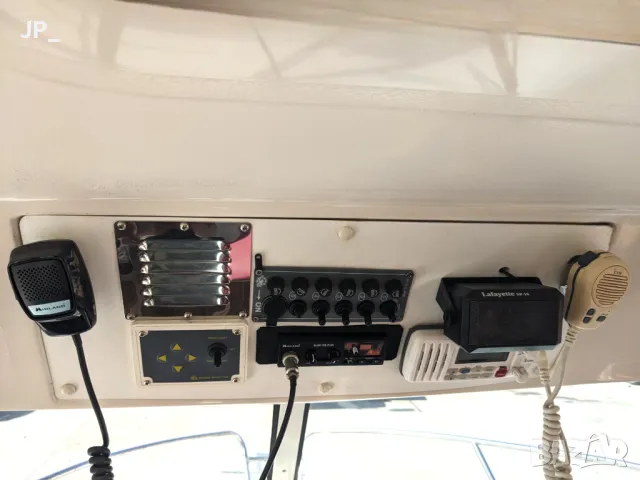 Лодка Arvor 230AS, снимка 9 - Воден транспорт - 44323298