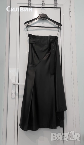 Чисто нова черна дълга лъскава кожена пола с колан, размер "M"