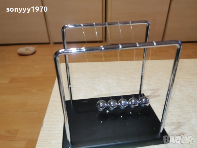 Люлката на Нютон 18Х18Х12СМ 1401261736, снимка 4 - Колекции - 53099163