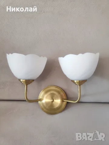 Продавам двоен Месингов аплик за стена