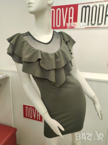 Къса зелена рокля