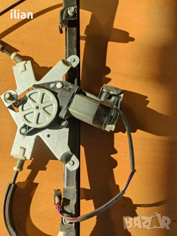 предна лява машинка ibiza 6n2, снимка 2 - Части - 52385814