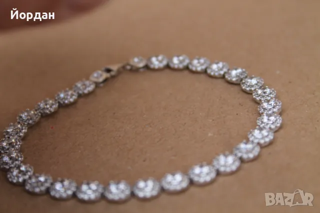 Дамска  гривна от бяло злато , снимка 5 - Гривни - 49771384