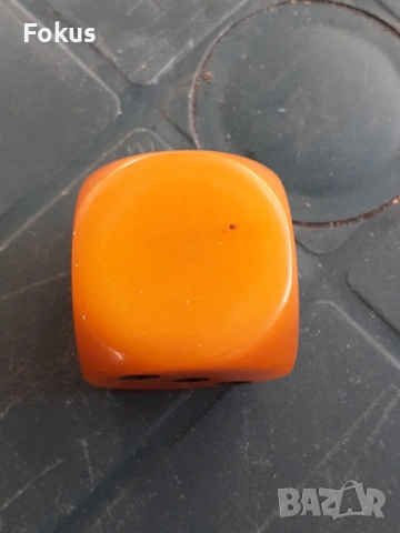 Голям зар стар каталин бакелит 3,4 см., снимка 3 - Антикварни и старинни предмети - 53283048