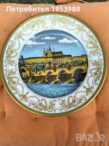 Порцеланова чиния за стена с позлата, снимка 1