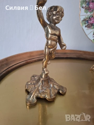 Свещник с фигура на херувим 