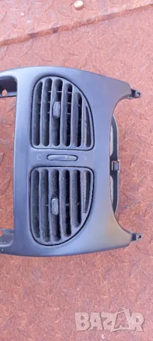 Централна конзола Peugeot 206, снимка 3 - Части - 48198431