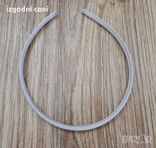 Бяла сатенена диадема, снимка 1