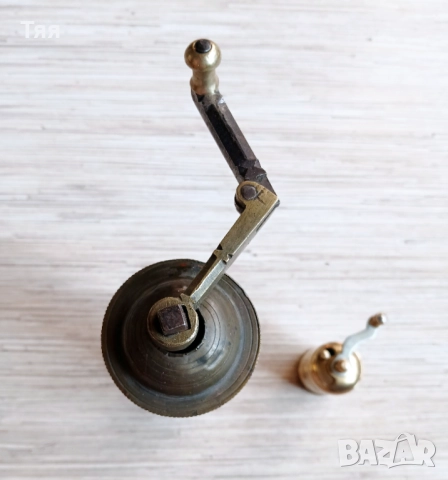 Бронзови мелнички , снимка 4 - Антикварни и старинни предмети - 52542500