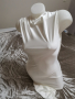 Бяла лъскава рокля, снимка 1 - Рокли - 44589379
