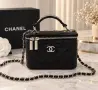 Chanel дамска чанта със сребристо, снимка 1