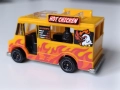 Hot Wheels Quick Bite – Hot Chicken Food Truck, снимка 2
