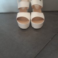 Дамски бели сандали с висок ток и платформа, снимка 2 - Сандали - 41189399