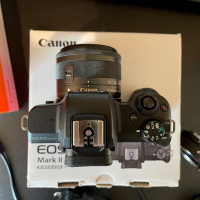 Продавам фотоапарат Canon M50 mark II (premium vlogger kit), снимка 3 - Фотоапарати - 44820128