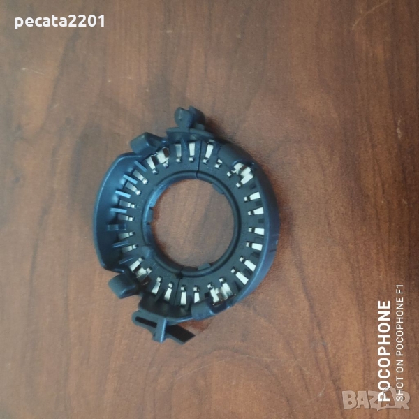 Продавам - оригинален държач за ксенонова крушка D1S, снимка 1