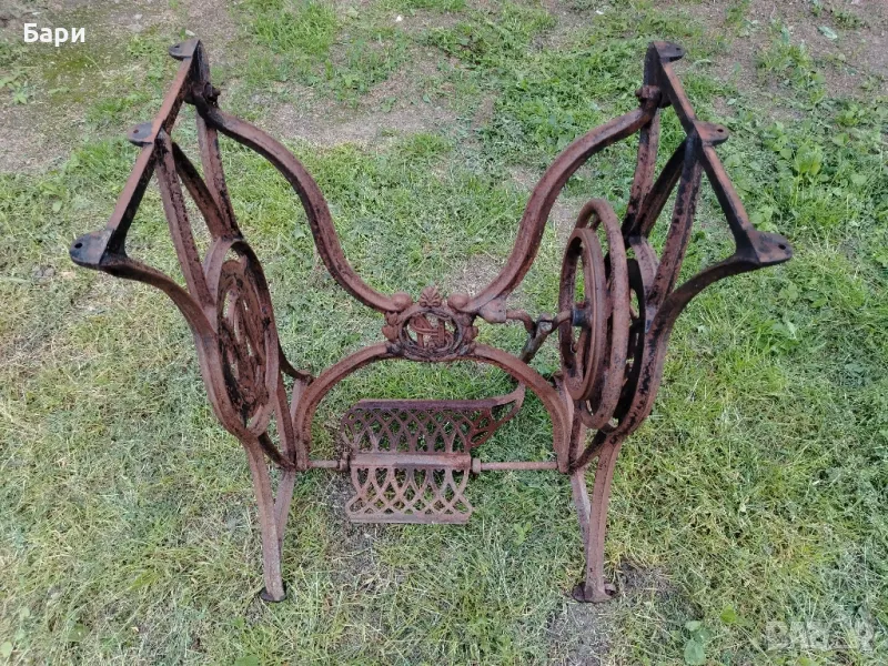 Красиви крака на стара шевна машина NS/BRUDER-KEPICH, снимка 1