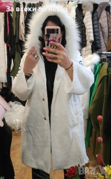 Chanel Дамска Бяла Кашмирена Жилетка С Качулка С Пух Шанел Код I_210, снимка 1