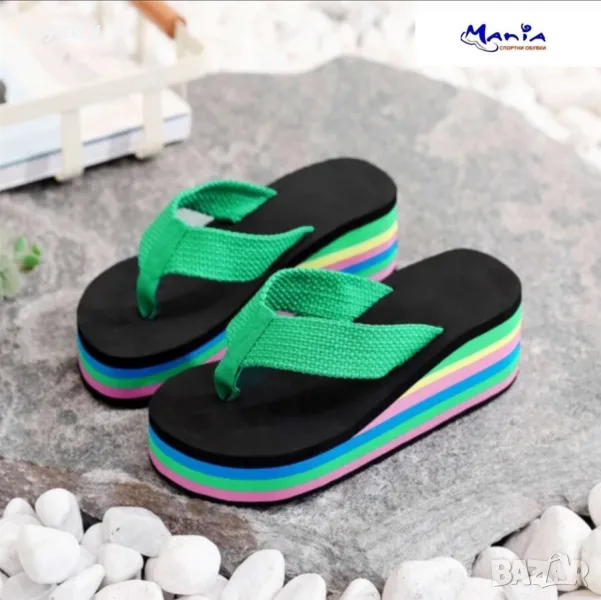 Зелени джапанки на платформа с цветовете на дъгата, снимка 1
