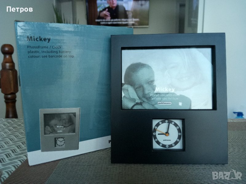 Продавам интересен часовник,с рамка над него за вашата любима снимка.Нов.Кварц., снимка 1