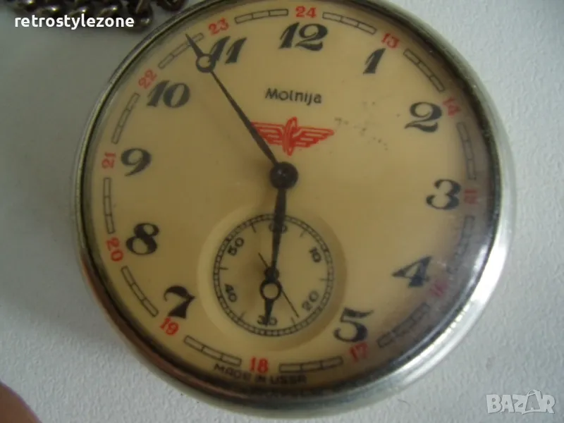 № 7991 стар джобен часовник - Molnija   - релефен орнамент - влак  - механичен  - работещ  - соц.пер, снимка 1