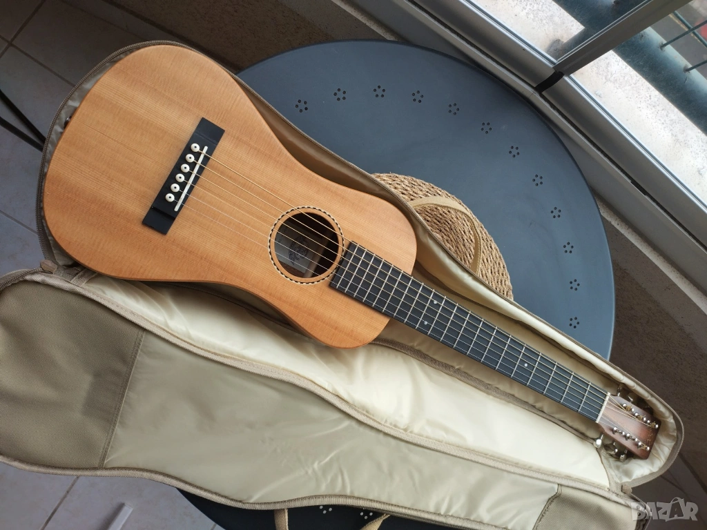 Продавам parlor/travel китара, снимка 1