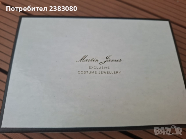 Елегантен комплект бижута Martin James (колие + обеци) в кутия, снимка 3 - Бижутерийни комплекти - 52905194