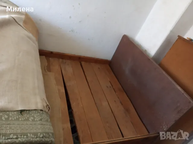 Дървено легло