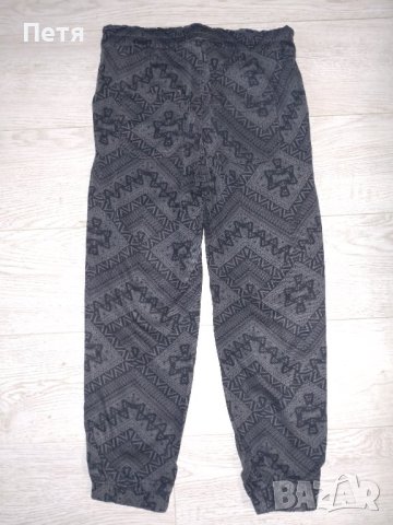 Спортен панталон "HM" - 8-9 години, снимка 2 - Детски панталони и дънки - 42532148