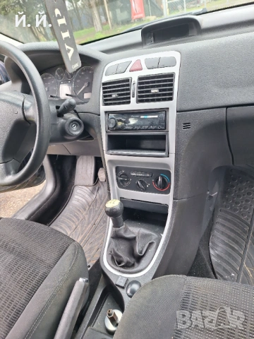 Peugeot 307 1.4 16V 88к.с., снимка 10 - Автомобили и джипове - 53664768