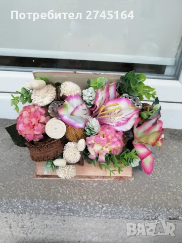 Декорация с изкуствени цветя 
