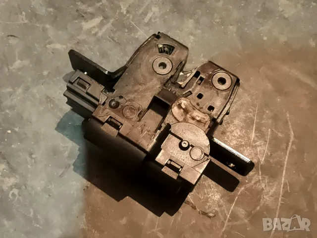 Заключващ механизъм, бравичка за багажник на RENAULT Clio III, Megane, Modus, снимка 7 - Части - 49332216