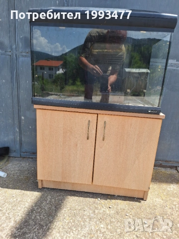 Продавам Акваруим Ferplast Cayman 