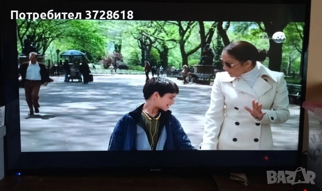 Перфектен 49 инчов смарт телевизор Sharp 