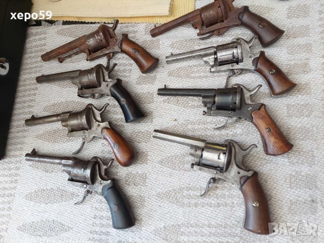 Лот капсулни пистолети Лефуше 200 евро. за брой