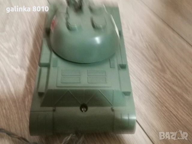 Стар Руски управляващ се танк, снимка 5 - Антикварни и старинни предмети - 53126118