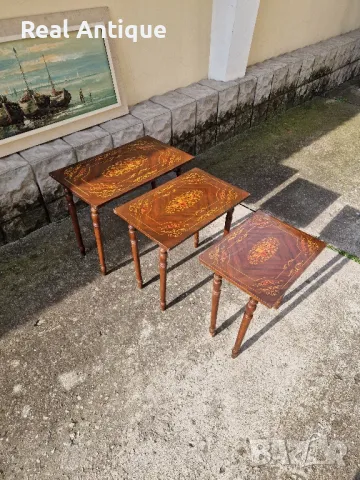 Страхотен к-т от 3 броя антикварни английски дървени масички с интарзия , снимка 5 - Антикварни и старинни предмети - 48531048